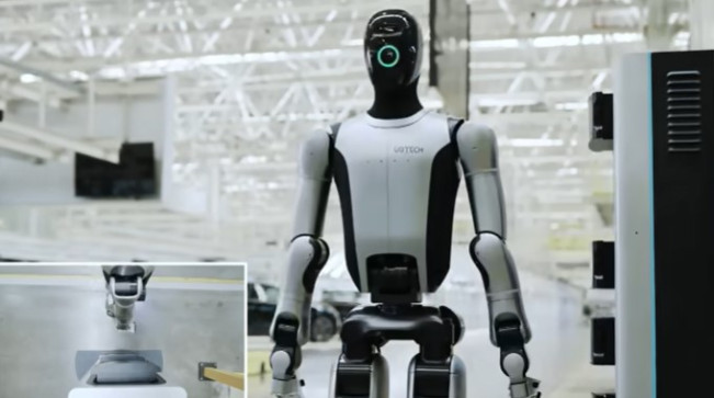 Walker S2. (YouTube UBTECH Robotics)